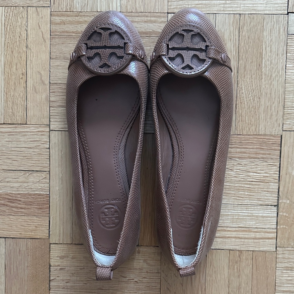 Tory Burch Textured Brown Ballet Flats